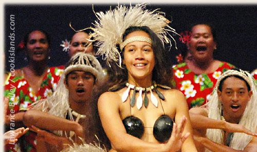 Dance Group from Mangaia with kapa rima - Te Maeva Nui 2005 / Cook Islands