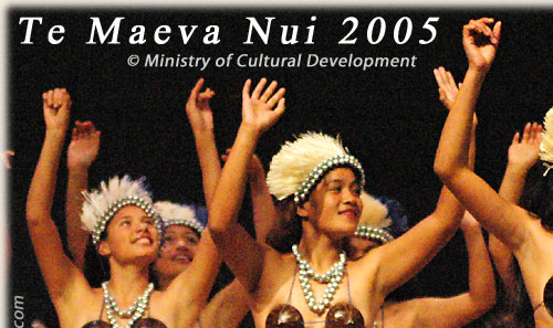 Dance Group from Mitiaro with ura pau (drumdance) - Te Maeva Nui 2005 / Cook Islands